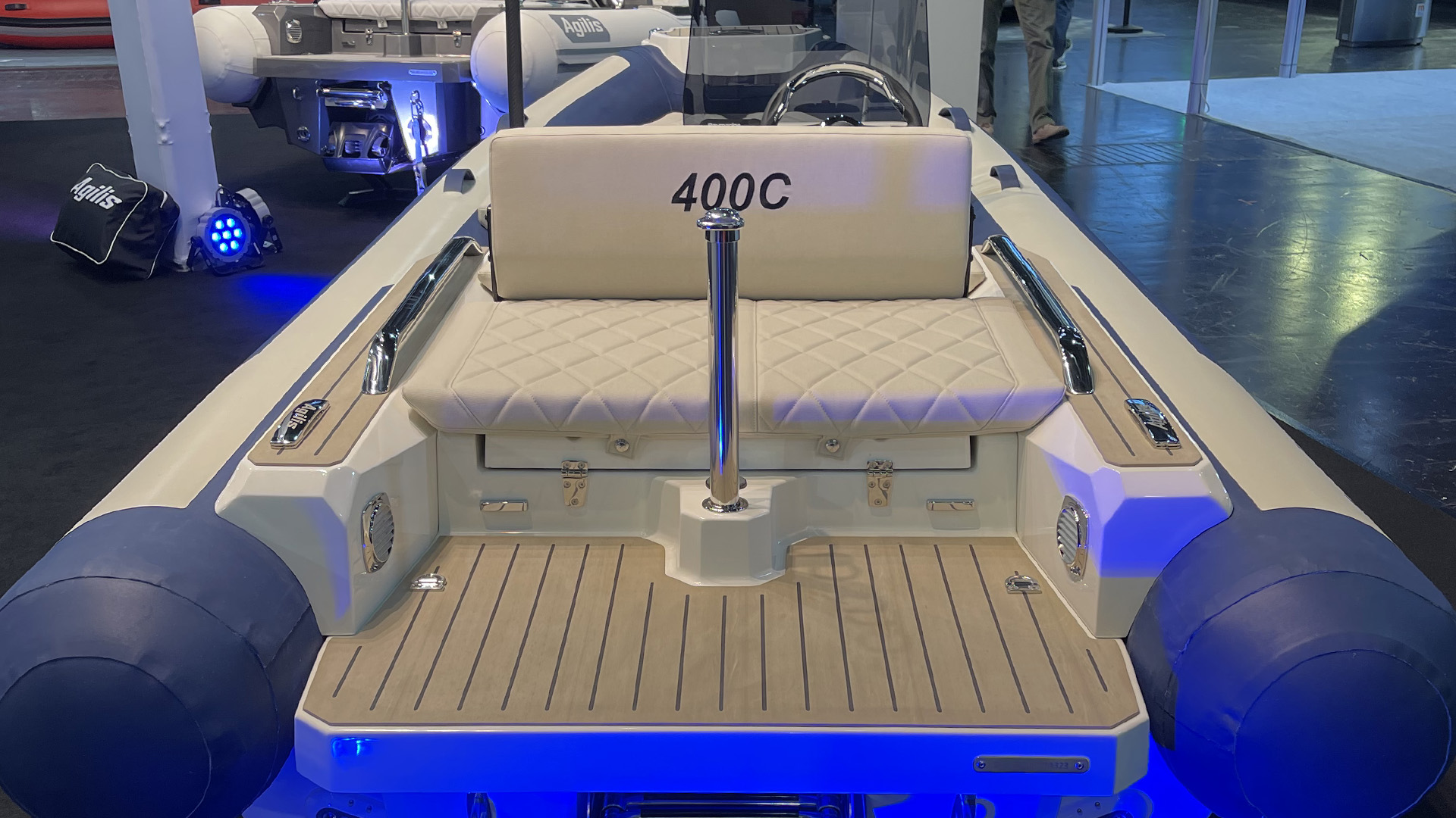 Agilis 400C - interior, seat, deck