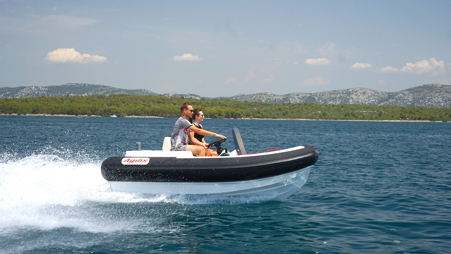 Agilis 355C - the tender boat engineered with the highest standards